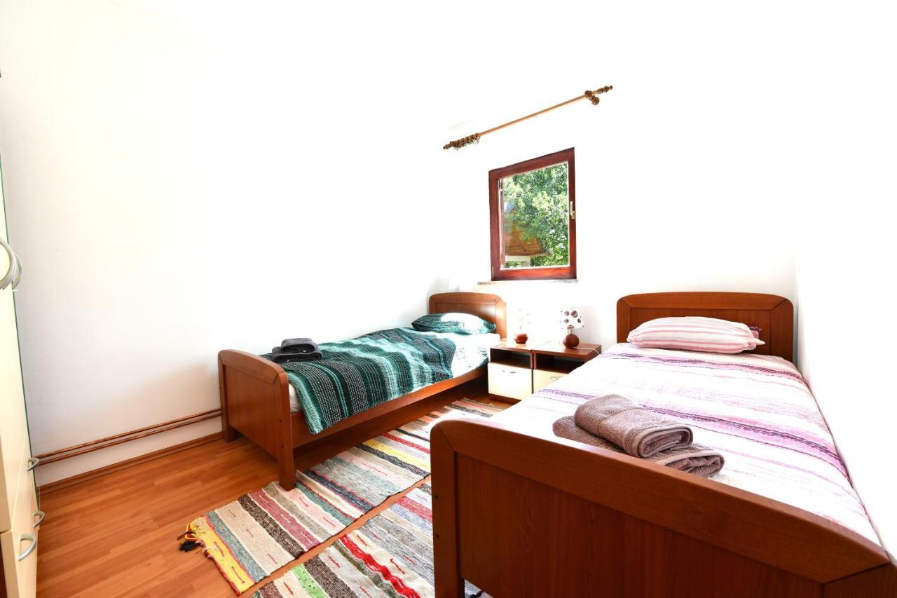 Holiday Home Matan Saborsko Esterno foto