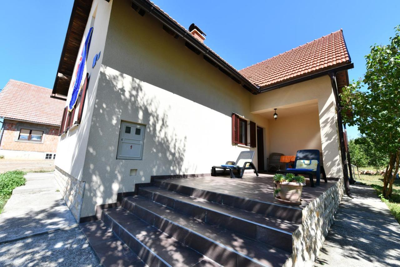 Holiday Home Matan Saborsko Esterno foto